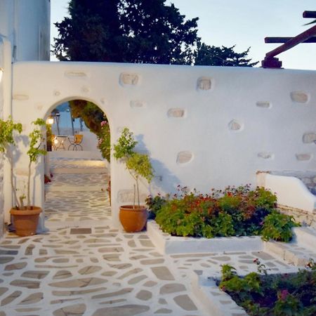 Tzane Studios & Apartments - Steps Away From Golden Beach Chrisi Akti  Exterior foto