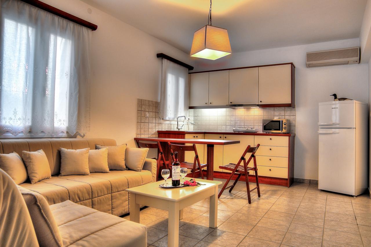 Tzane Studios & Apartments - Steps Away From Golden Beach Chrisi Akti  Exterior foto